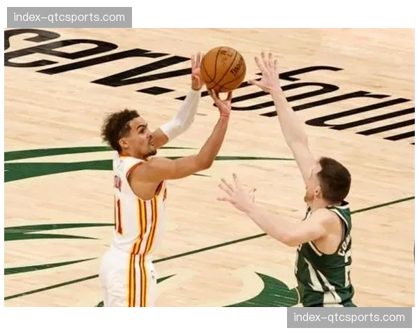 老鹰爆冷击败雄鹿，特雷·杨命中超远距离压哨三分