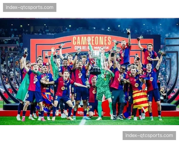 德容通过体能评估回归巴萨阵容，欧冠关键战有望出场